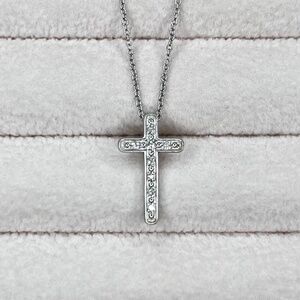 N022 | Natural Diamond Petite Cross Necklace